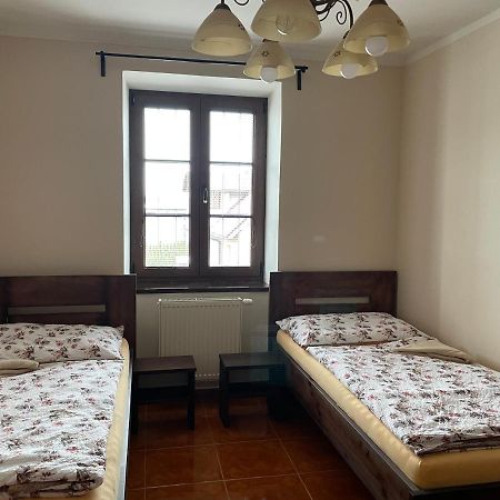 Cetnicka Stanice Hluboka Hluboká nad Vltavou Buitenkant foto