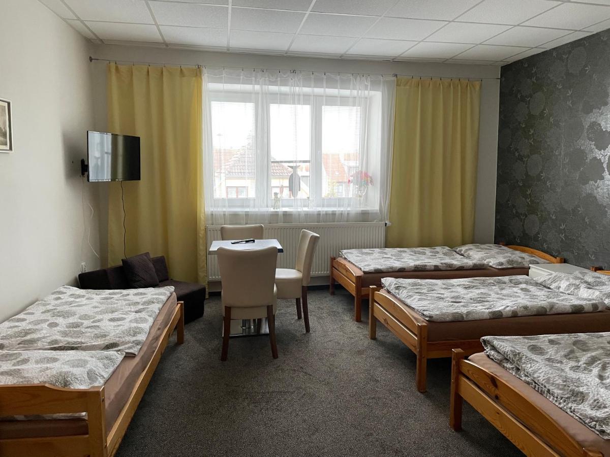 Cetnicka Stanice Hluboka Hluboká nad Vltavou Buitenkant foto
