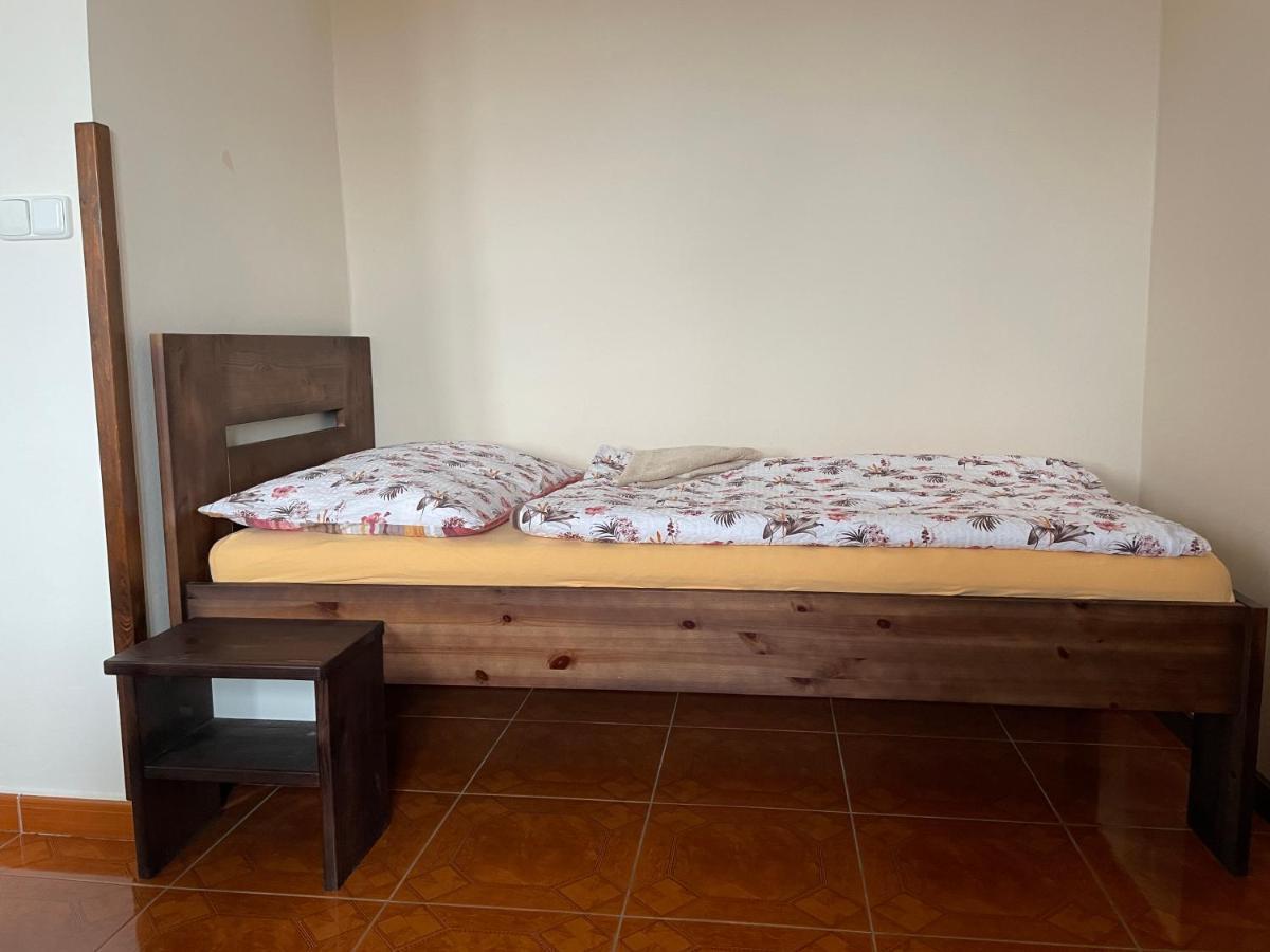 Cetnicka Stanice Hluboka Hluboká nad Vltavou Buitenkant foto